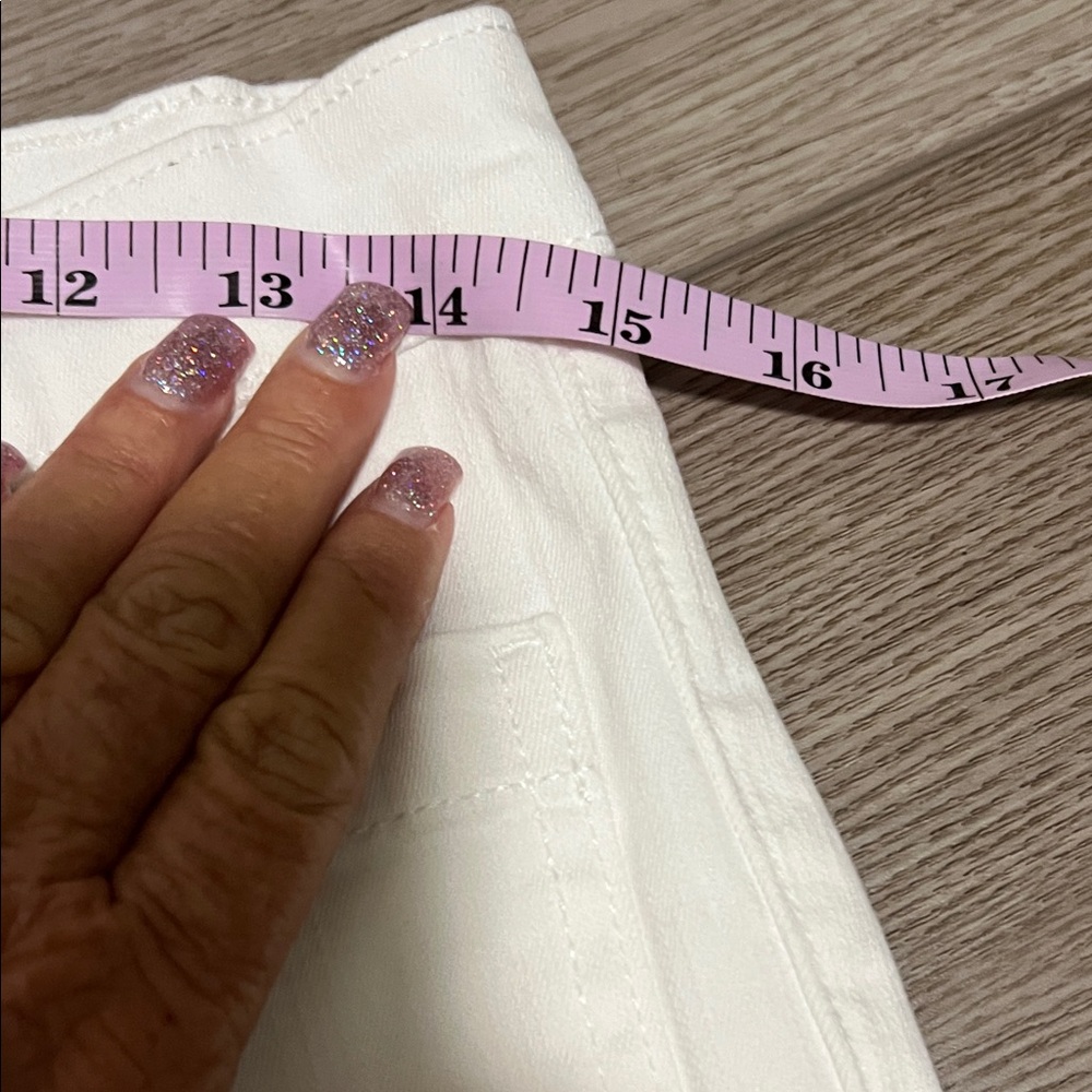 Women’s White Pants - Picture 4 of 9